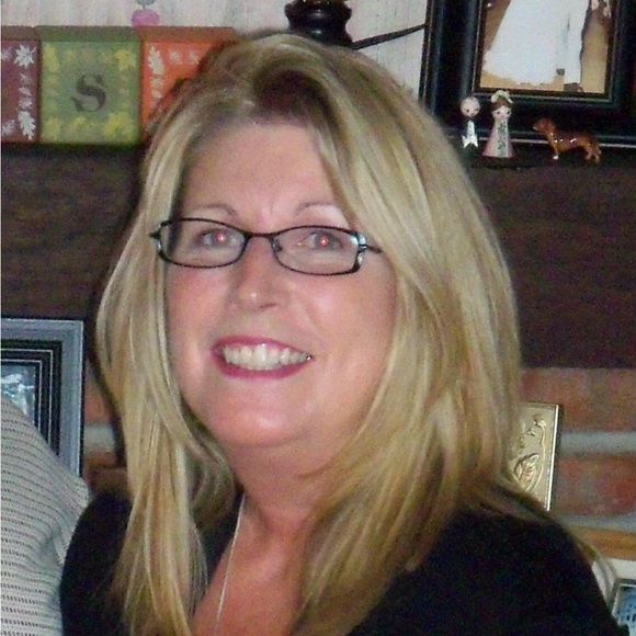 Meet your Posher, Jodie - Picture 1 of 1